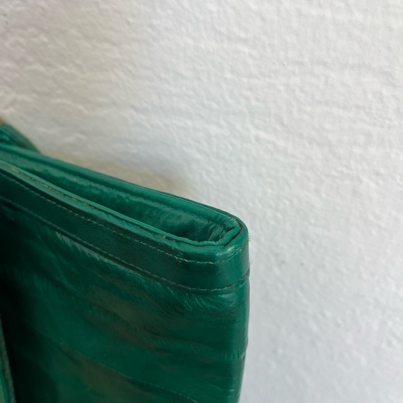 Vintage 80s Kelly Green Eel Skin Purse - Picture 8 of 11